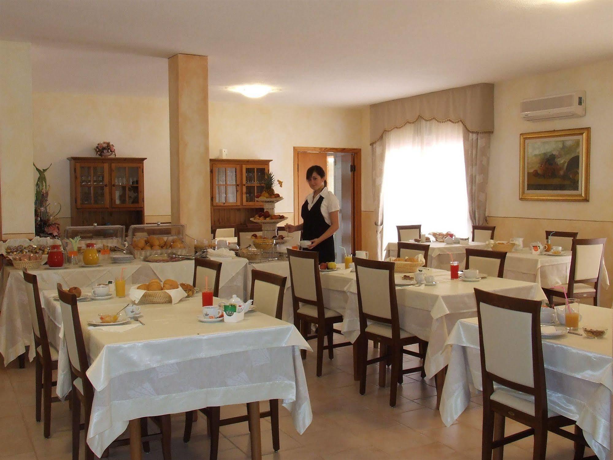 A.I.R. Hotel Gabbiano Isola Rossa Dış mekan fotoğraf